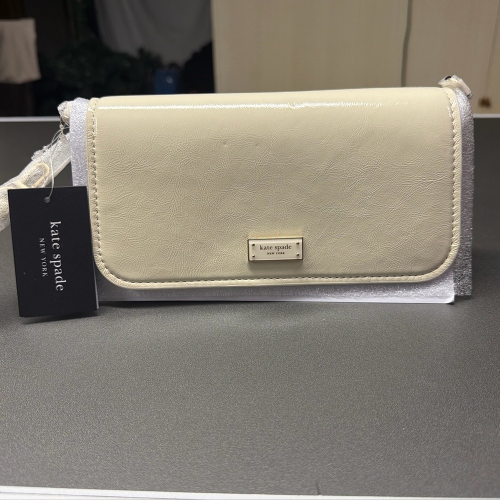 NWT Kate Spade Liv Shoulder Bag Cashew Milk 3D‎ Blooms Strap